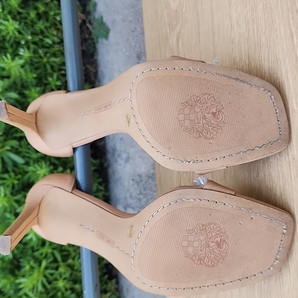 Vince Camuto Size 9M Leather beige Women's Open Toe Sandals Ankle Strap - Picture 8 of 10